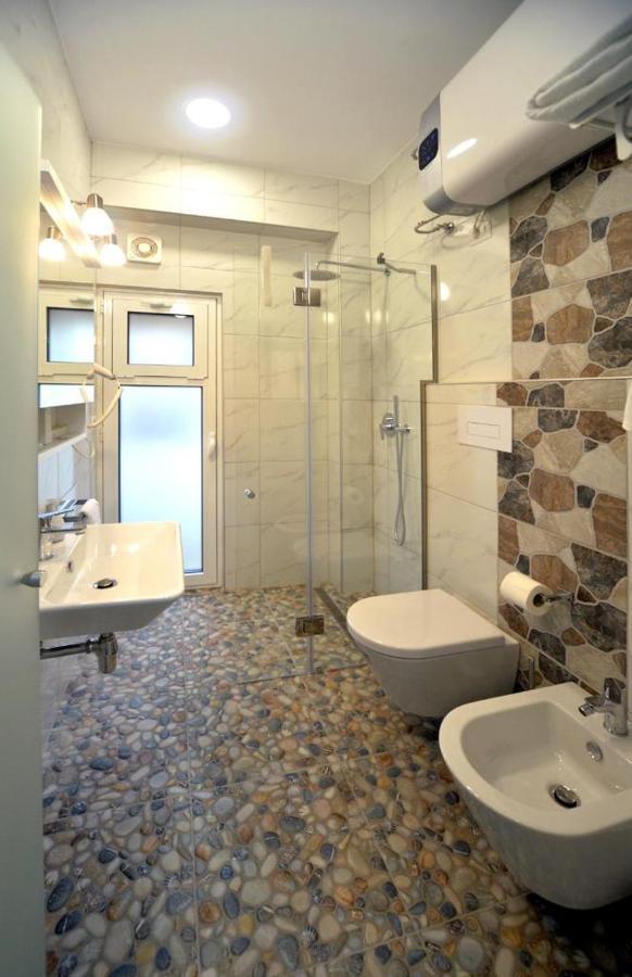 Konak Rooms L Skanderbeg Square Tiranë Ngoại thất bức ảnh