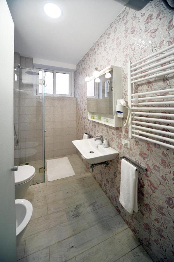 Konak Rooms L Skanderbeg Square Tiranë Ngoại thất bức ảnh